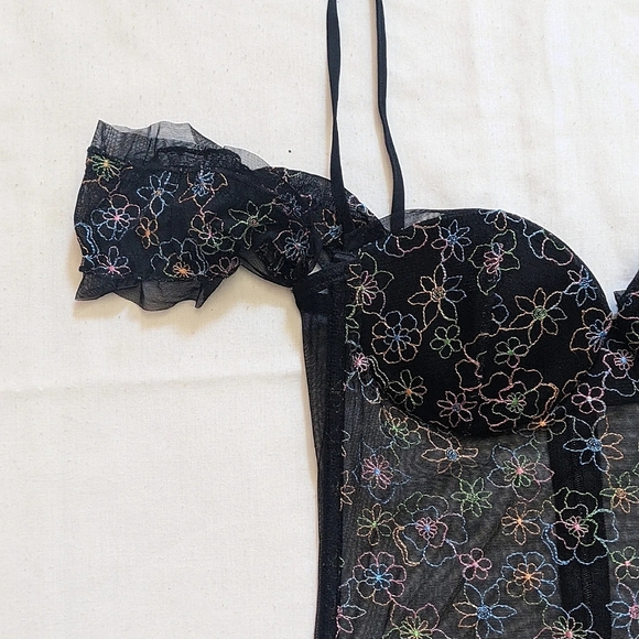 Vintage Embroidery Corset - Picture 4 of 5